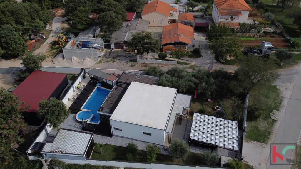 Image 6230671 - 4