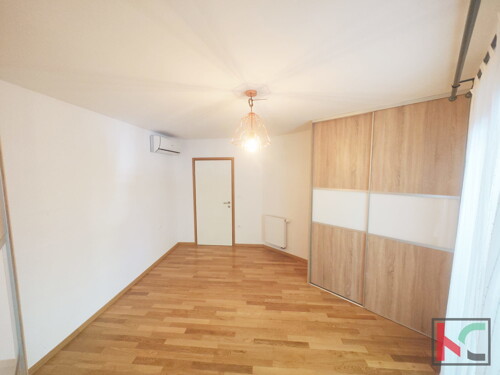 Thumbnail 6230672 - 11