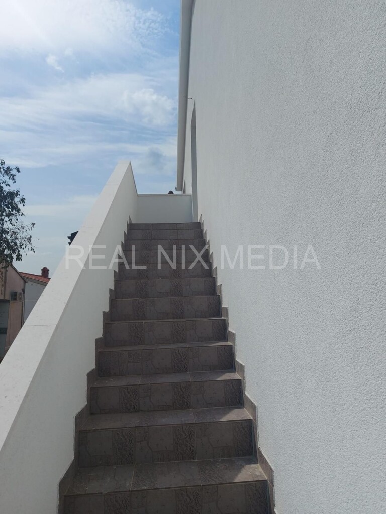 Image 6230686 - 7