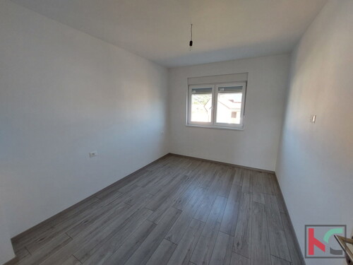 Thumbnail 6230733 - 4