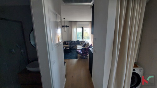 Thumbnail 6230752 - 9