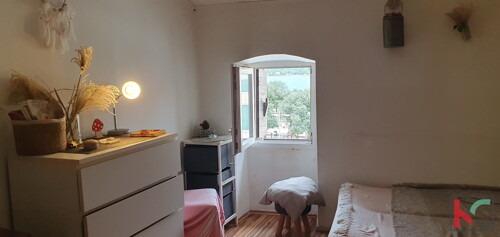 Thumbnail 6230767 - 3