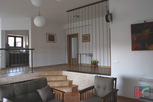 Thumbnail 6230817 - 6
