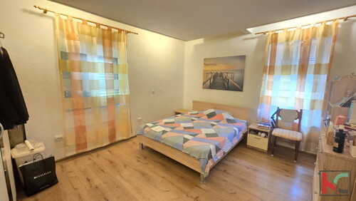 Thumbnail 6230851 - 5
