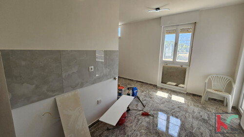 Thumbnail 6230858 - 3