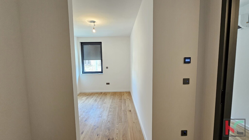 Image 6230889 - 7
