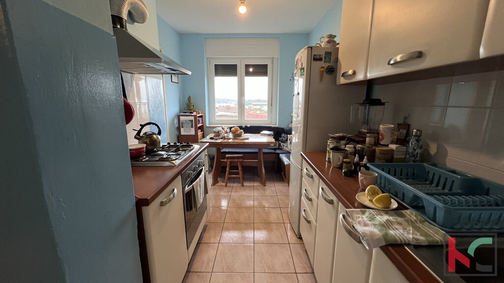 Image 6230918 - 8