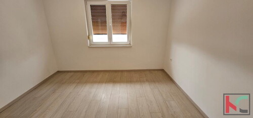 Thumbnail 6230920 - 3