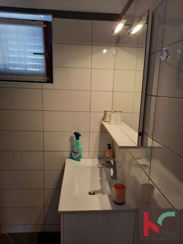 Thumbnail 6230932 - 9