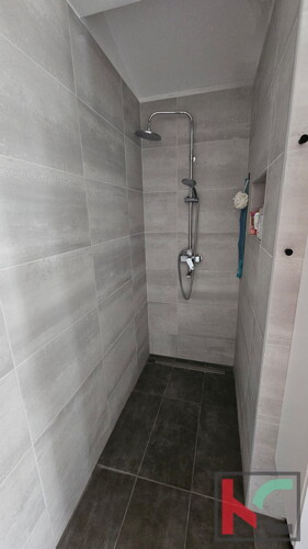 Thumbnail 6230946 - 10