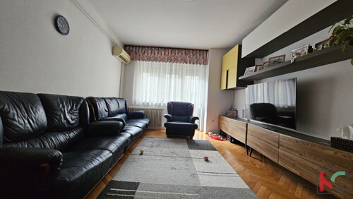 Thumbnail 6230948 - 2
