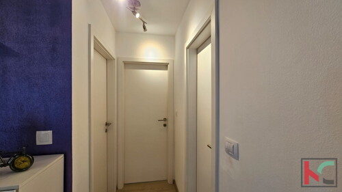 Thumbnail 6231044 - 9
