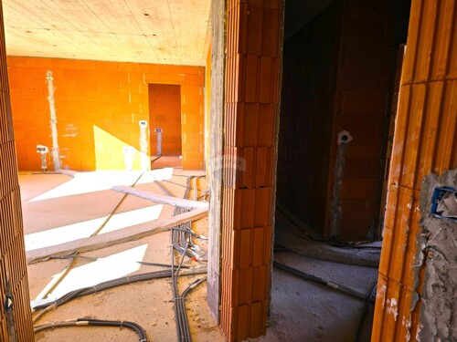 Thumbnail 6231168 - 9