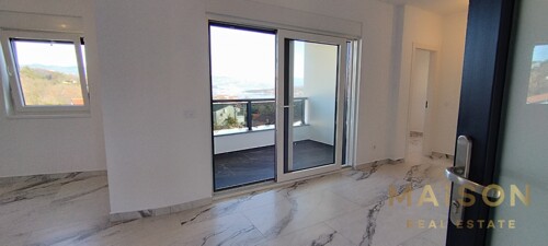 Thumbnail 6231246 - 4