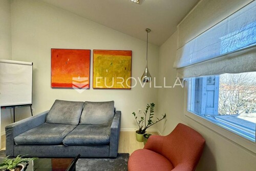 Istra, Pula, strogi centar, jednosoban stan s pogledom na more, NKP 53,48 m2
