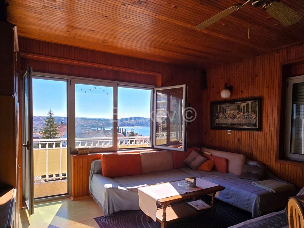 Image 6231827 - 6