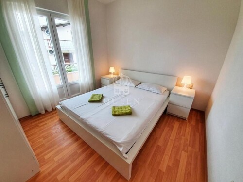 Dvosobni apartman- 70m od mora- Kozjak