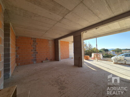 Thumbnail 6231921 - 5