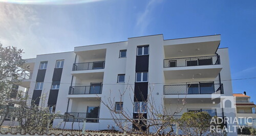 Vodice, trosobni apartman s pogledom na more-useljenje proljeće 2025