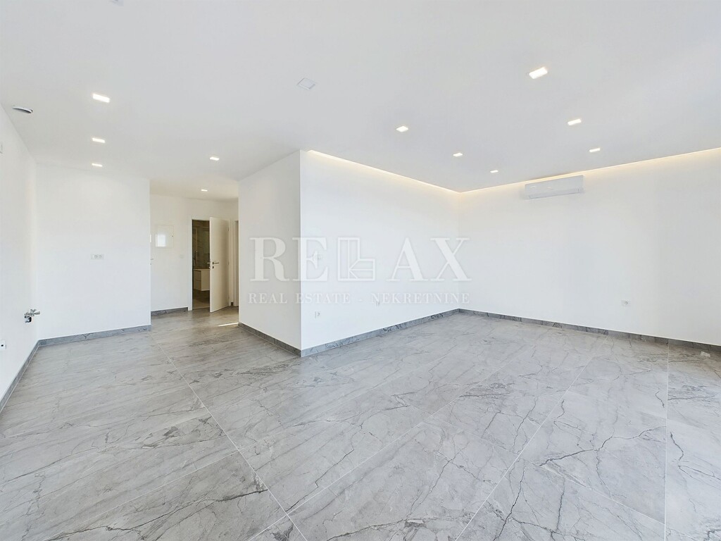 Image 6232050 - 10