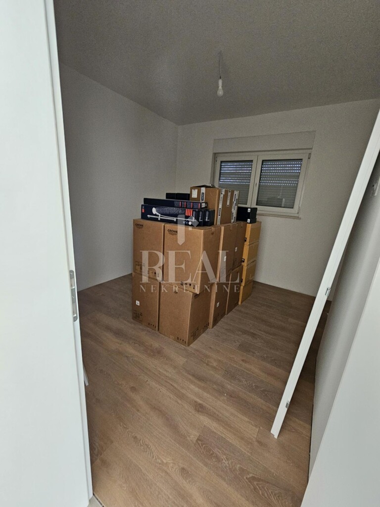 Image 6232387 - 8