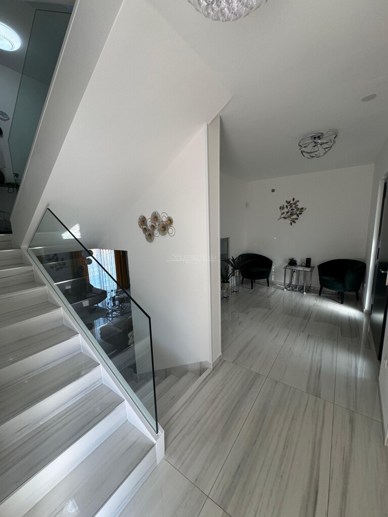 Image 6232437 - 4