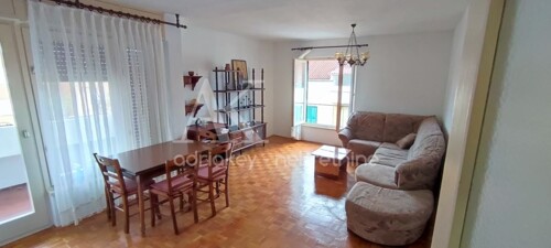 PRILIKA - DVOSOBAN NAMJEŠTEN STAN U CENTRU