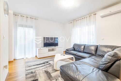 Zagreb, Trnje, trosoban stan NKP 60 m2 + GPM