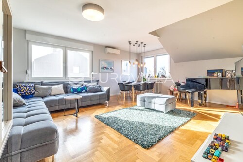 Zagreb, Vrhovec komforan četverosoban stan 147m2 na 3.katu