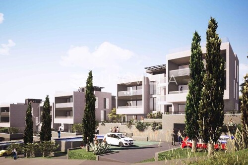 Trogir, Čiovo, dvosoban penthouse s krovnom terasom i pogledom na morę