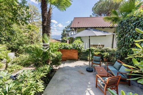 Opatija, Centar, prekrasna etaža kuće NKP 141 m² u vili iz talijanskog doba