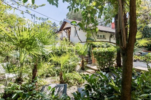 Opatija, Centar, prekrasna etaža kuće NKP 141 m² u vili iz talijanskog doba