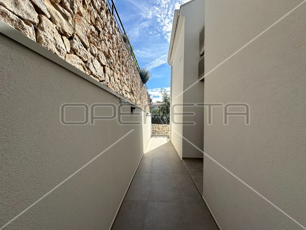 Image 6233206 - 20