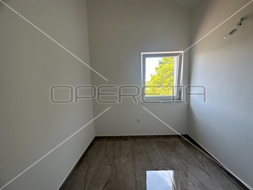 Thumbnail 6233206 - 4