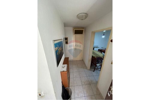 Thumbnail 6233545 - 10
