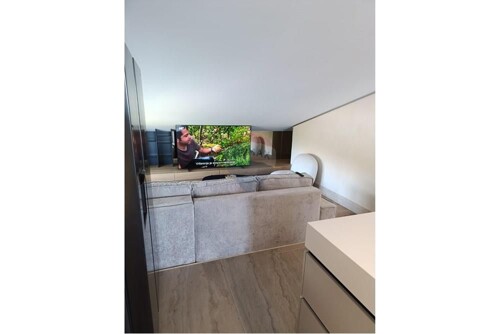 Thumbnail 6233594 - 4