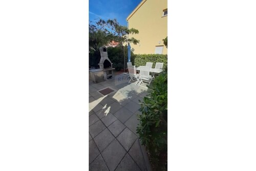 Thumbnail 6233612 - 1