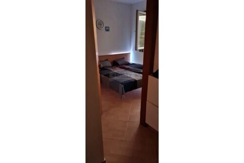 Thumbnail 6233648 - 11