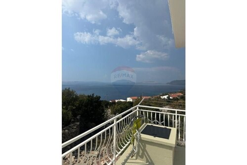 PRIZNA, SAMOSTOJEĆA KUĆA , TERASA, PREKRASAN POGLED NA MORE