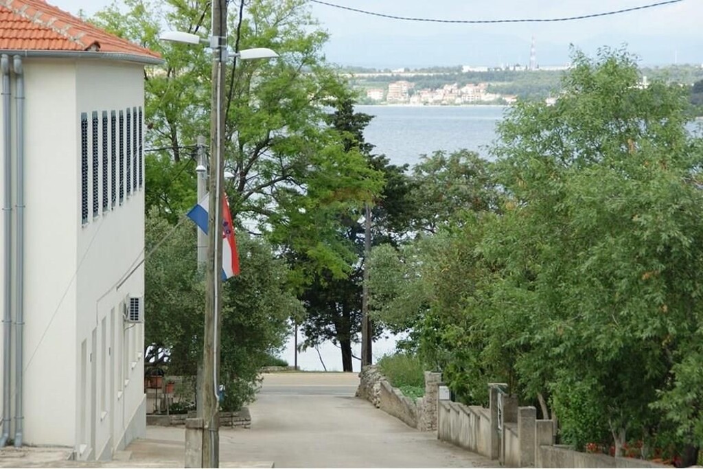 Image 6233685 - 5