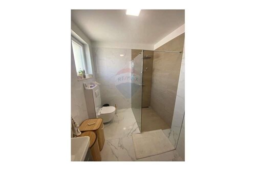 Thumbnail 6233831 - 13