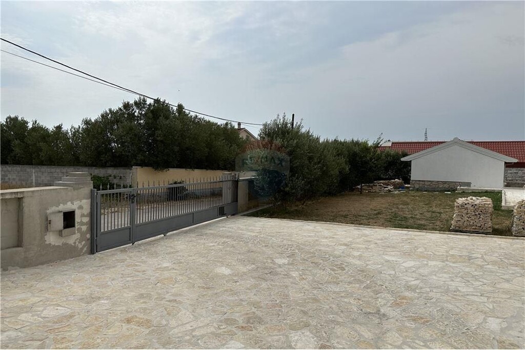 Image 6233837 - 4