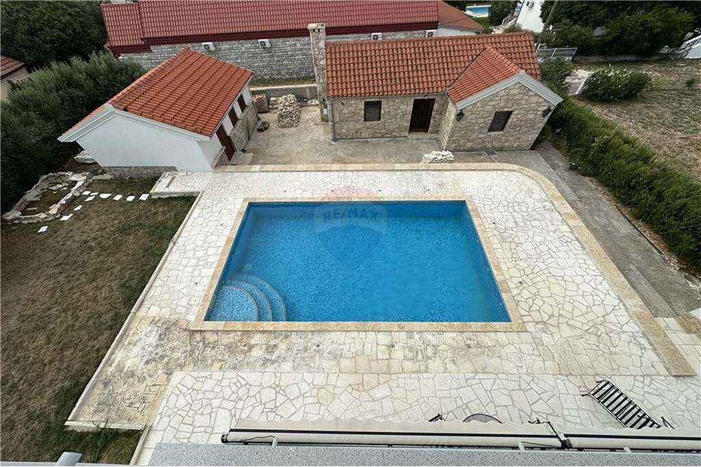 Image 6233837 - 2