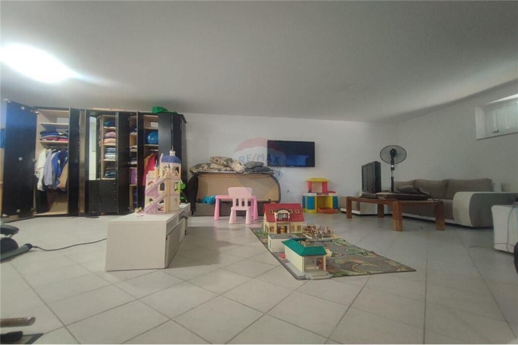 Image 6233883 - 9