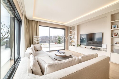 Tuškanac, novogradnja, luksuzan namješten četverosoban penthouse