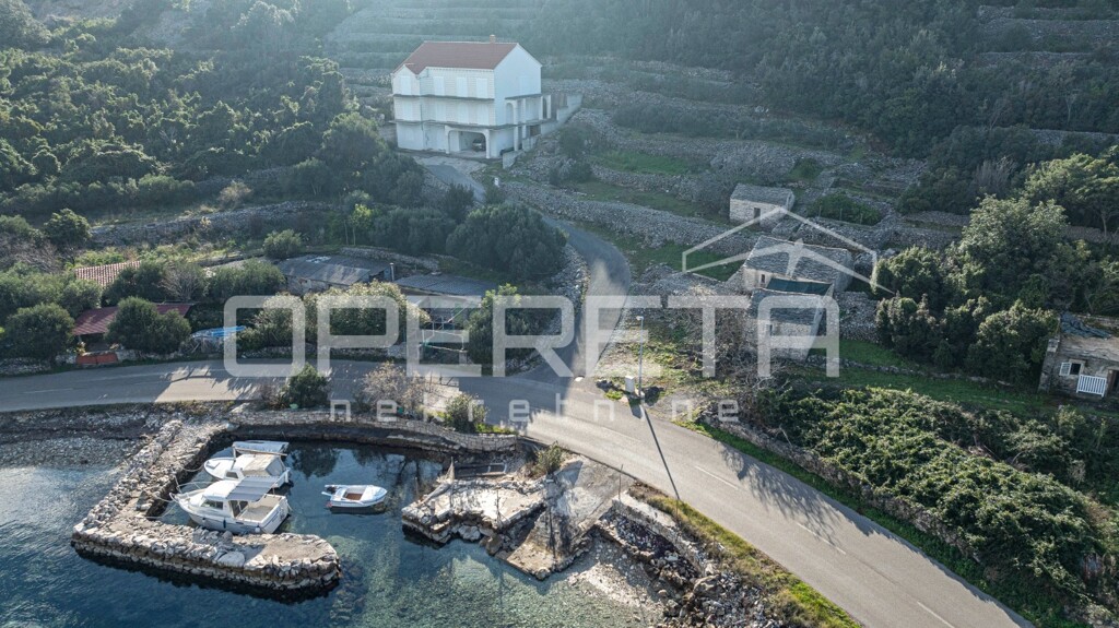 Image 6234698 - 7