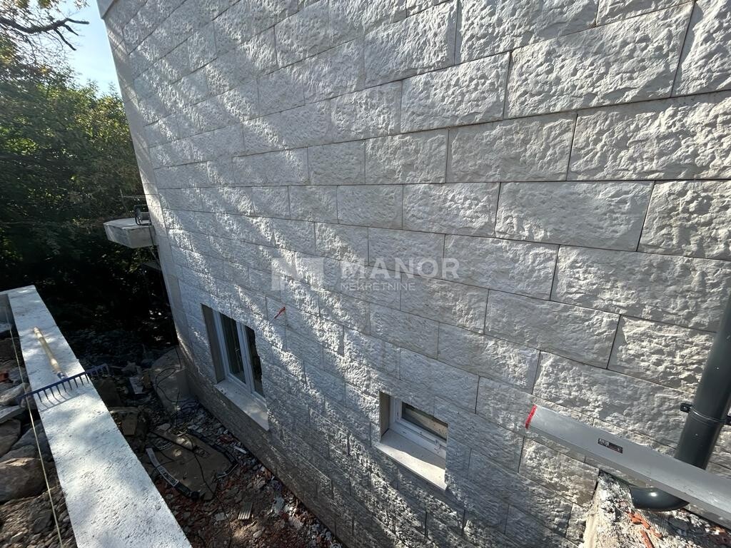 Image 6234753 - 10