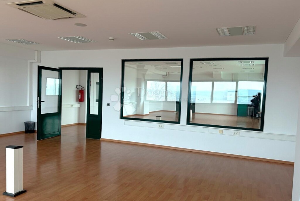 Image 6235229 - 7