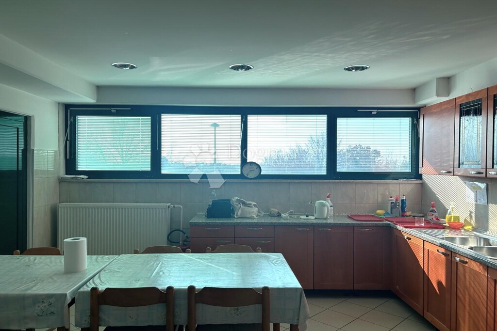 Image 6235229 - 11