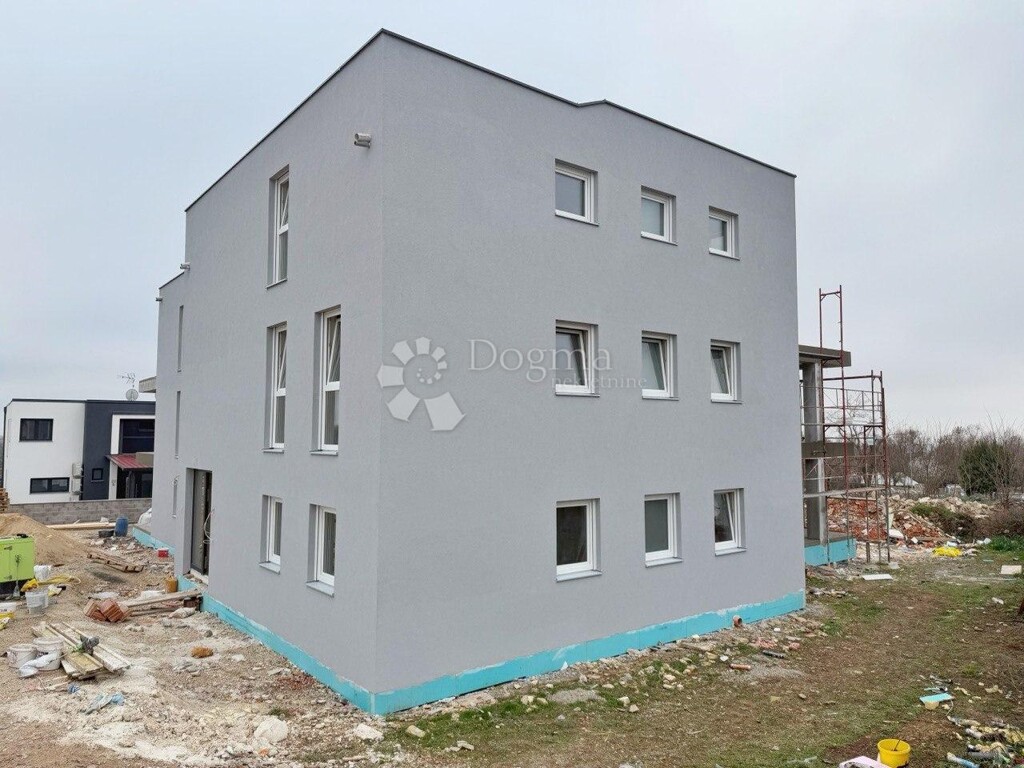 Image 6235233 - 11
